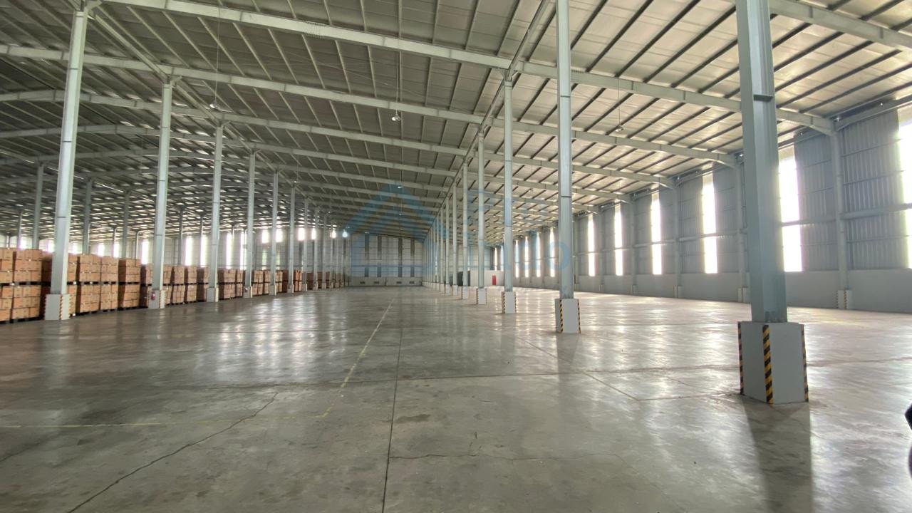 Disewakan gudang Luas 2.700m2 di Karawang Barat