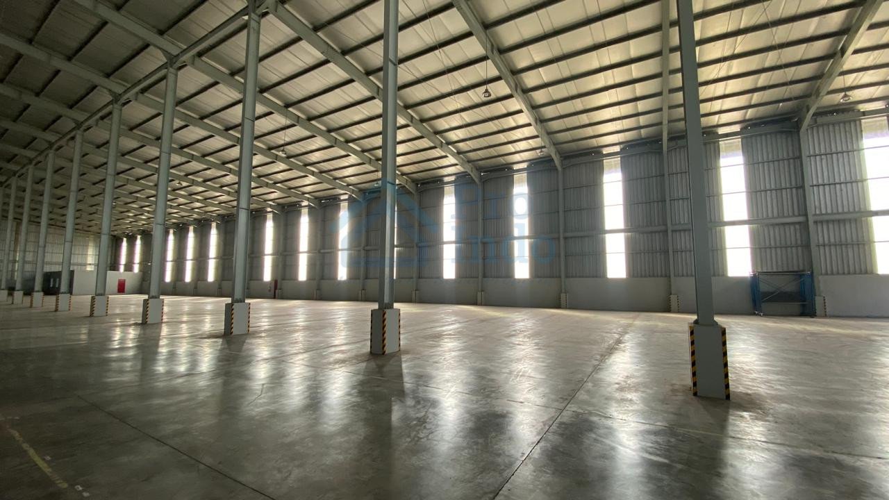 Disewakan gudang Luas 2.700m2 di Karawang Barat