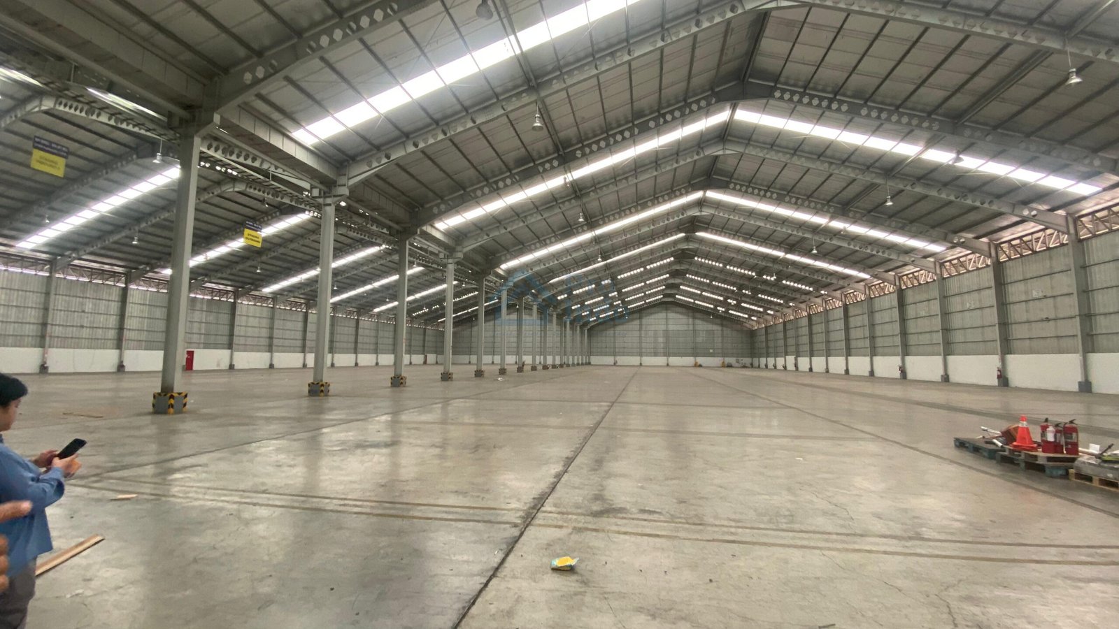 Disewakan Gudang Luas 8.000m2 di Dalam Kawasan Industri Deltamas